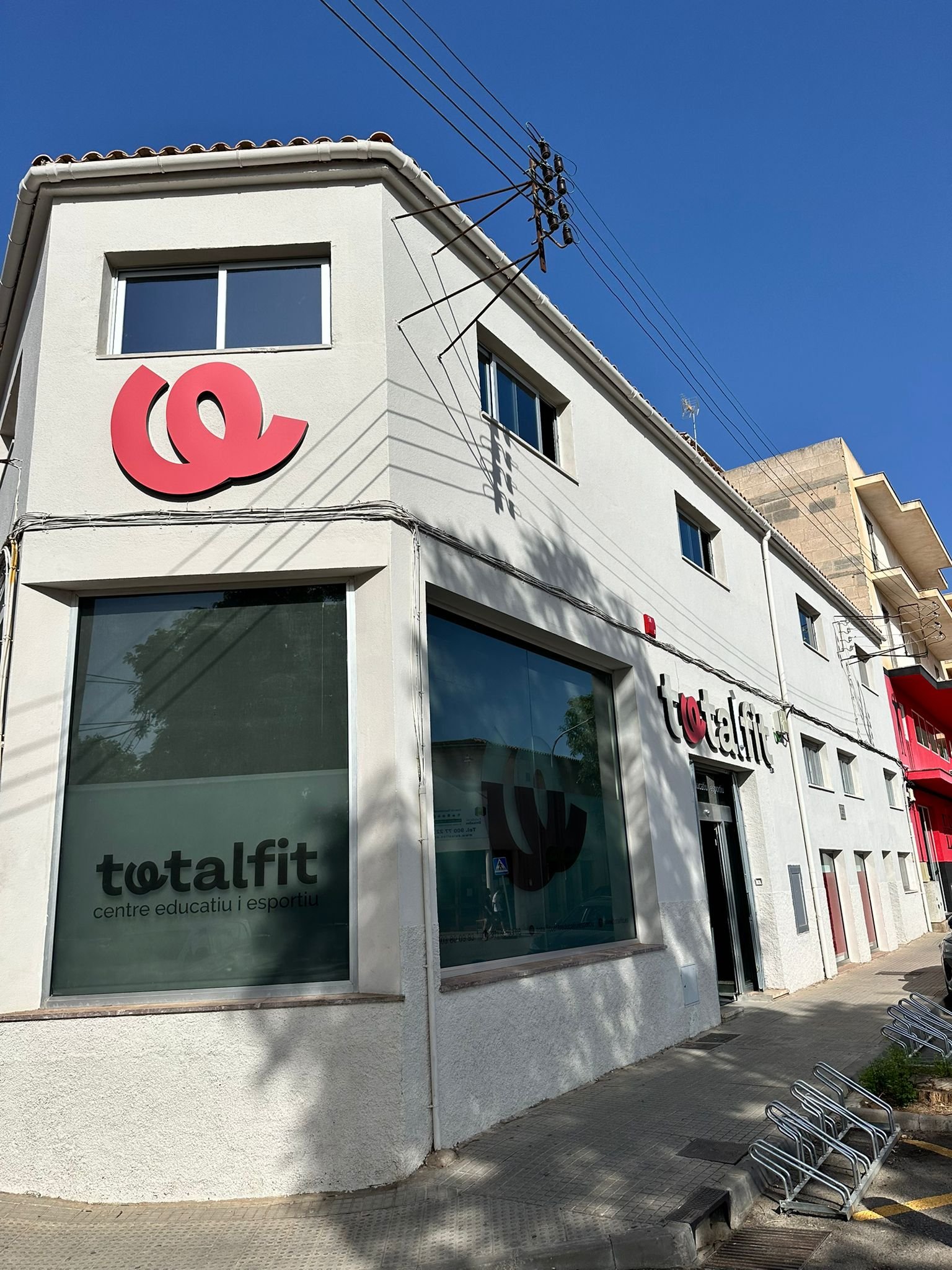 Façana de Totalfit Centre Educatiu i Esportiu a Manacor